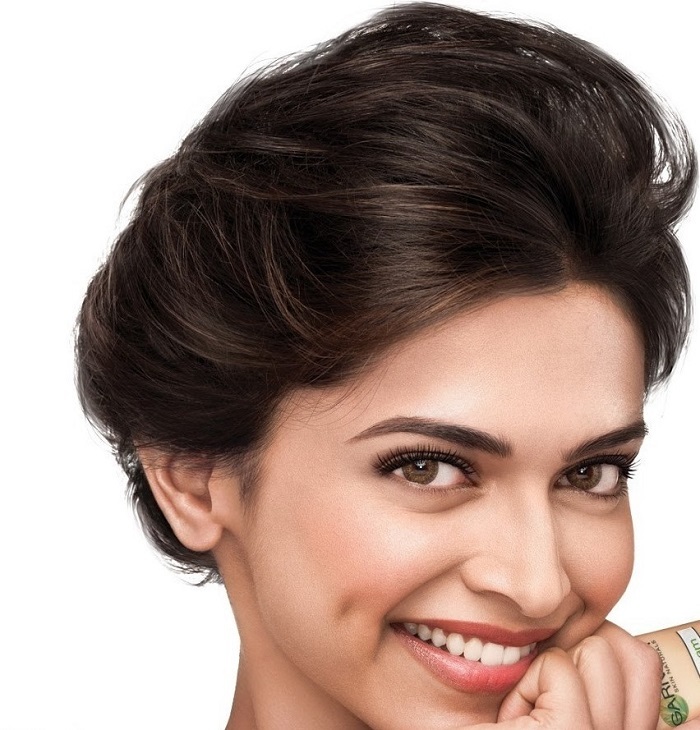 5 Trendy Hairstyles Inspired by Deepika Padukone | Haircuts for wavy hair,  Long hair styles, Indian hairstyles