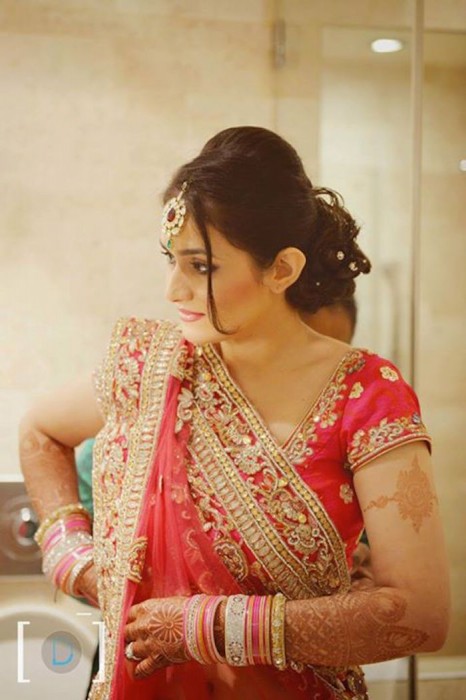 An Elegant Gujarati Wedding With The Bride In A Pastel Lehenga | WedMeGood