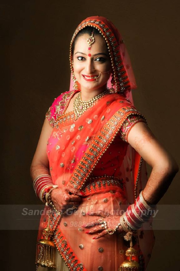 Captivating Indian Wedding Girl Poses Photos by Red Veds
