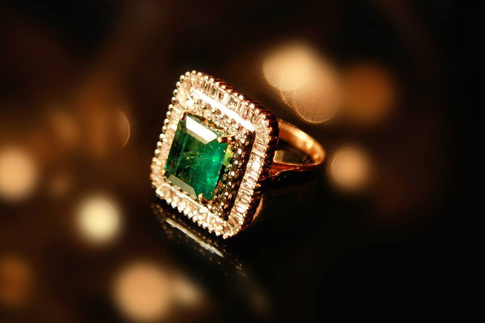 Cartier Hindu Diamond Hoop 18k Gold Earrings - Bloomsbury Manor Ltd