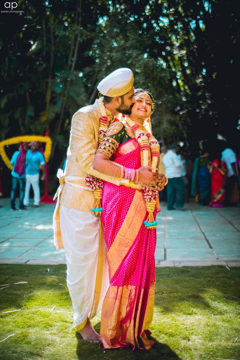 maharashtrianbride #groom #marathiwedding #nauvari #weddingphotography |  Indian bride photography poses, Indian wedding couple photography, Couples  wedding attire