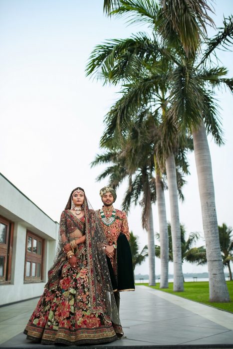 This Surat Wedding Had an Elegant Black and Red Theme! – India's ...